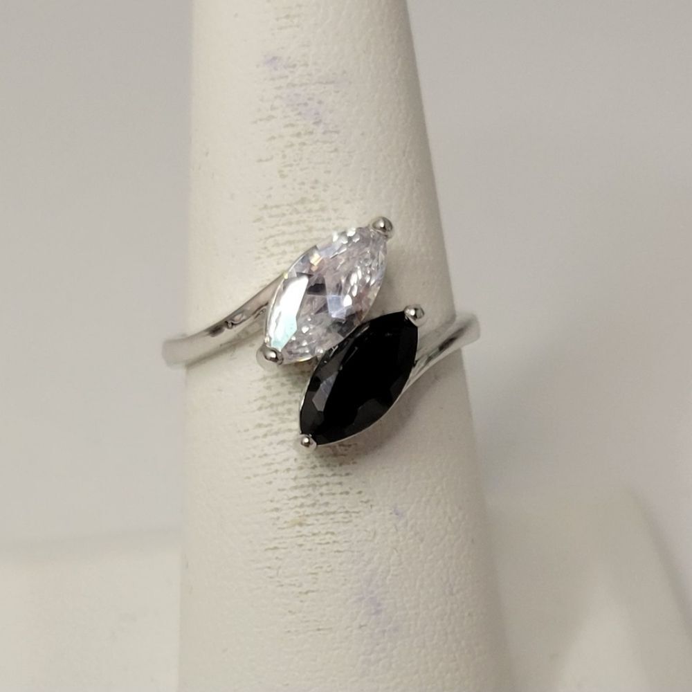 New! Size 7, Rhinestone Ring - Picture 2 of 10